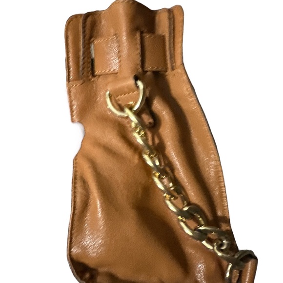 Micheal kors Hamilton like new tan leather authentic bag with good hardware - Picture 4 of 14